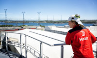 Hydro employee at the Karmøy primary aluminium plant in Norway. (Photo: Halvor Molland/Hydro)