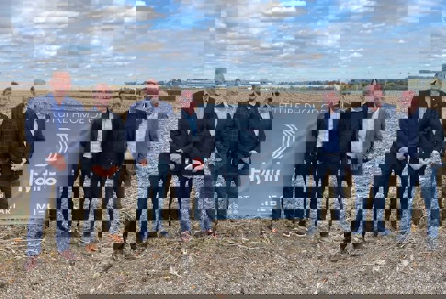 Head of Commercial for North America Trond Gjellesvik, Head of Product Supply and Joint Venture Offtake Duncan Pitchford, Head of Operations for Recycling Hans Bjerkaas, Director of Sales for North America Brian Muirhead, Head of Recycling Trond Olaf Christophersen, and Executive Vice President for Aluminium Metal Eivind Kallevik visited the site with MEC President & CEO Bob Hance on November 4.