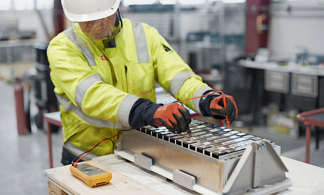 Employee at the Hydrovolt plant in Fredrikstad, Norway