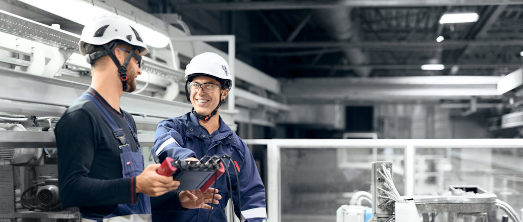 Unsere hauseigene Anlagentechnik kümmert sich um die Wartung unserer Maschinen.