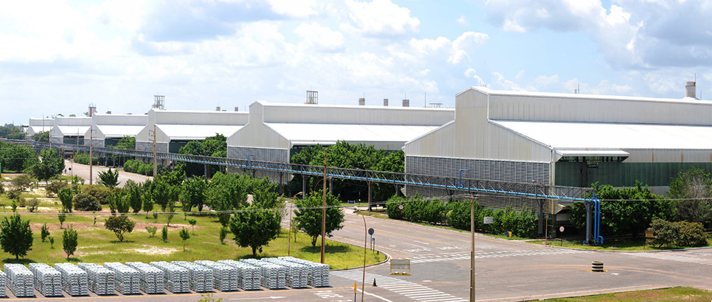 a large building with a parking lot