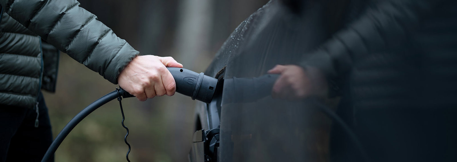 Charging electric vehicle